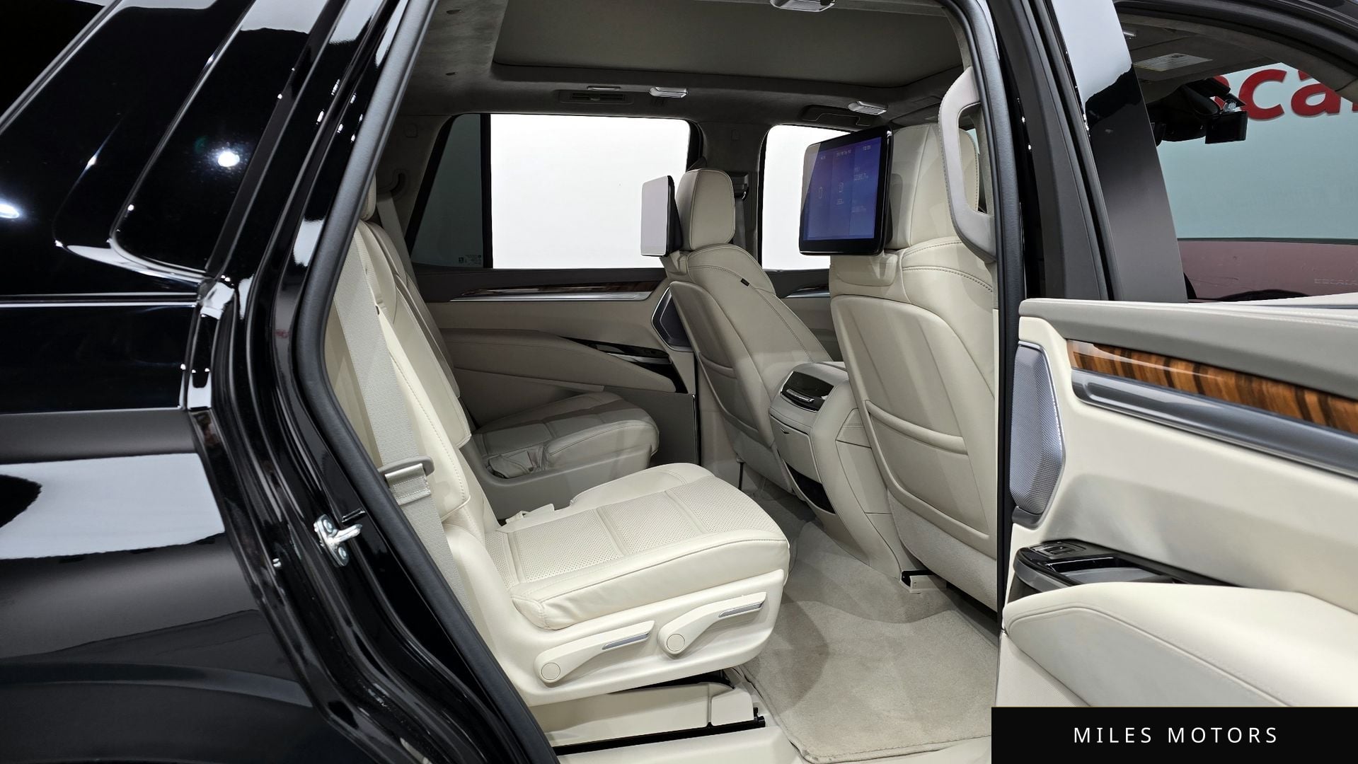 Cadillac Escalade 2025 — миниатюра 11