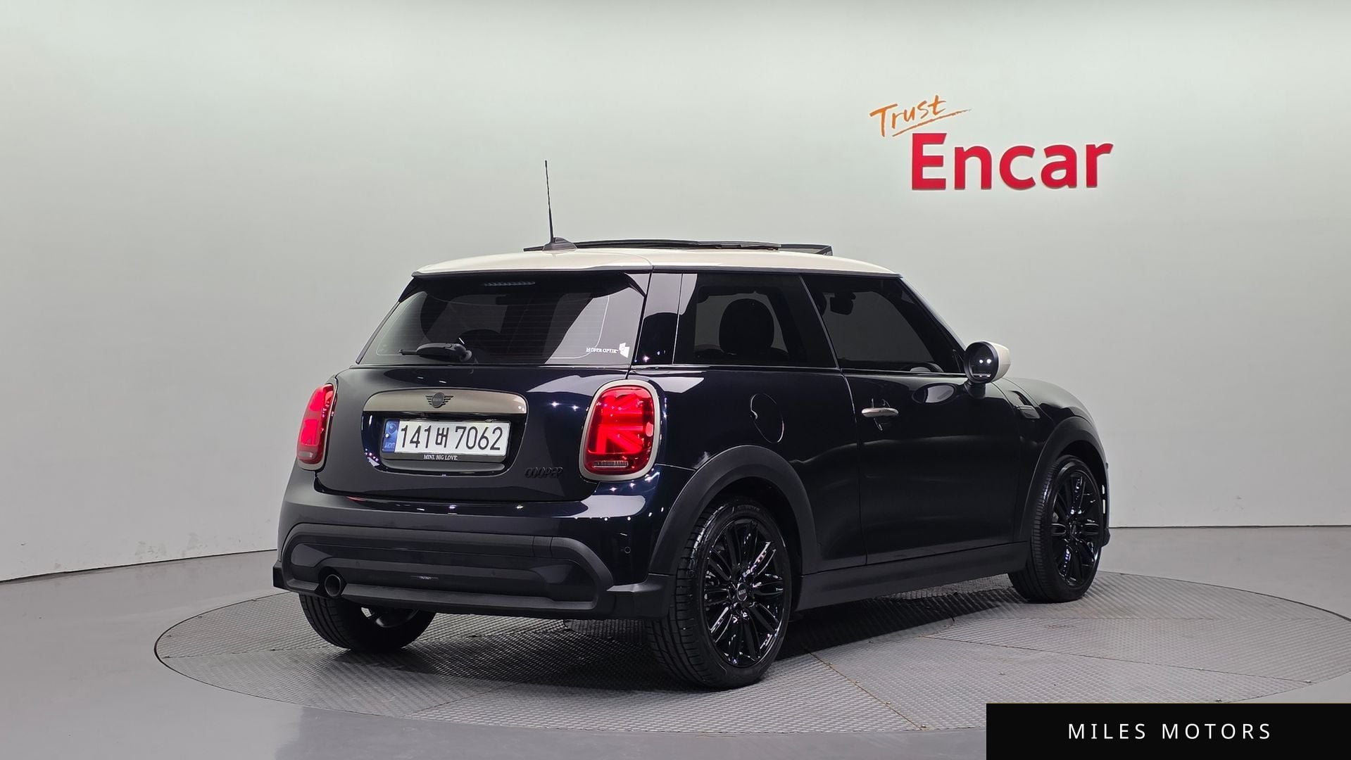 MINI Cooper 2023 — миниатюра 2