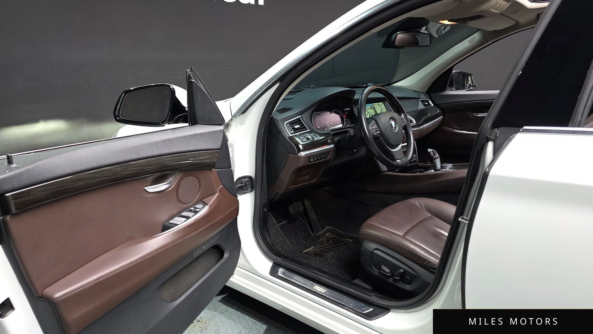BMW 5 Series GT (F07) 2016 — миниатюра 10