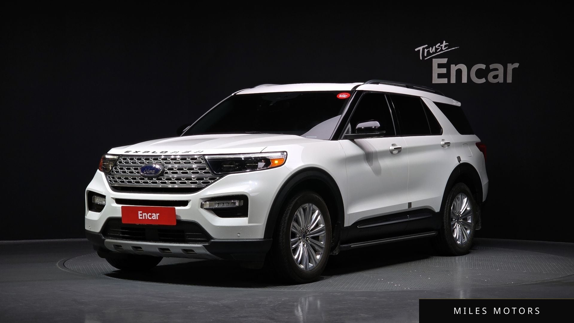 Ford Explorer 2021 — фото 1 из 12