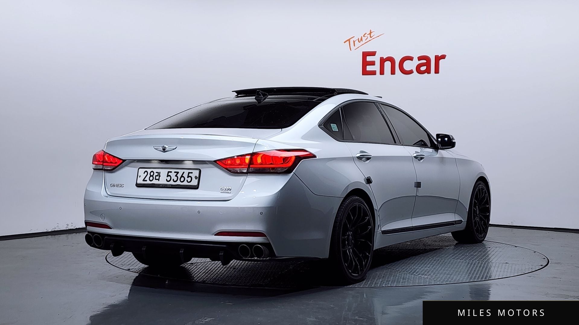 Hyundai Genesis 2016 — миниатюра 2