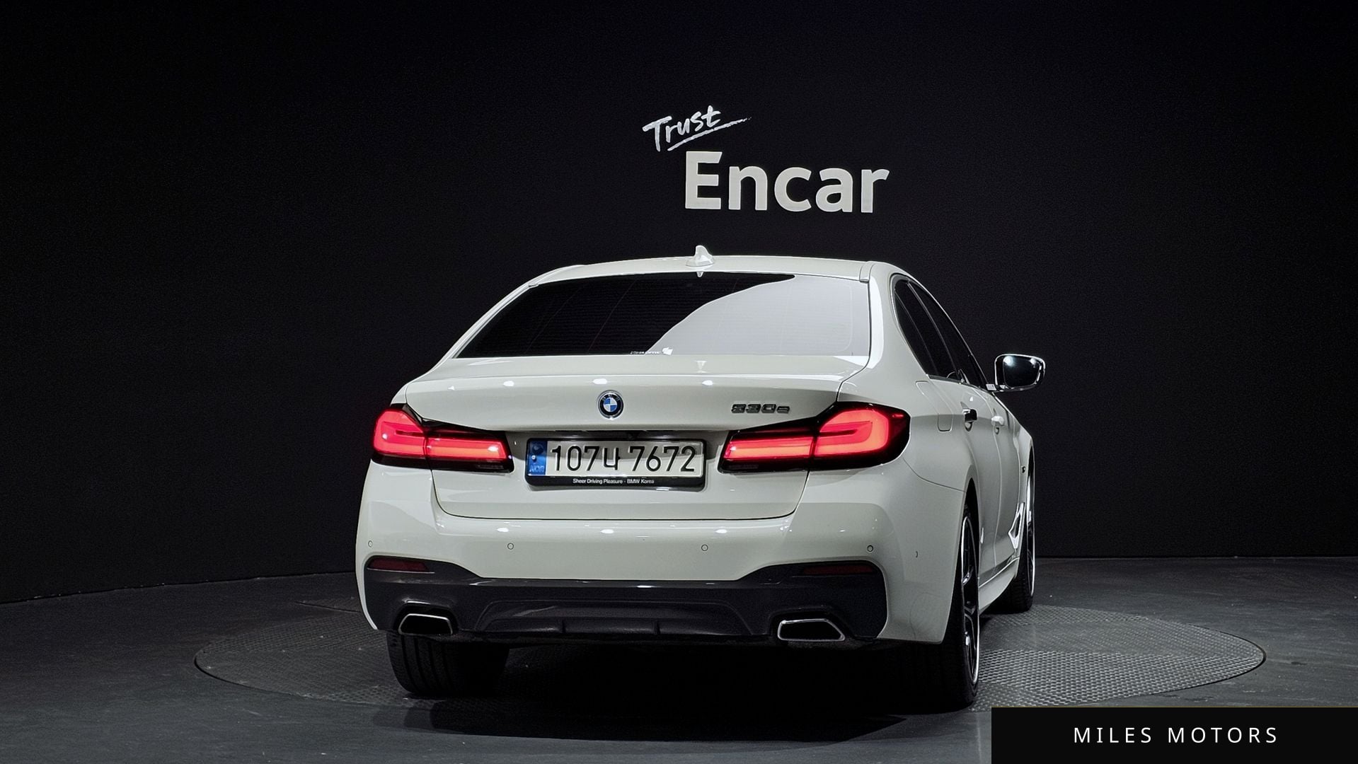 BMW 5 Series (G30) 2022 — миниатюра 3