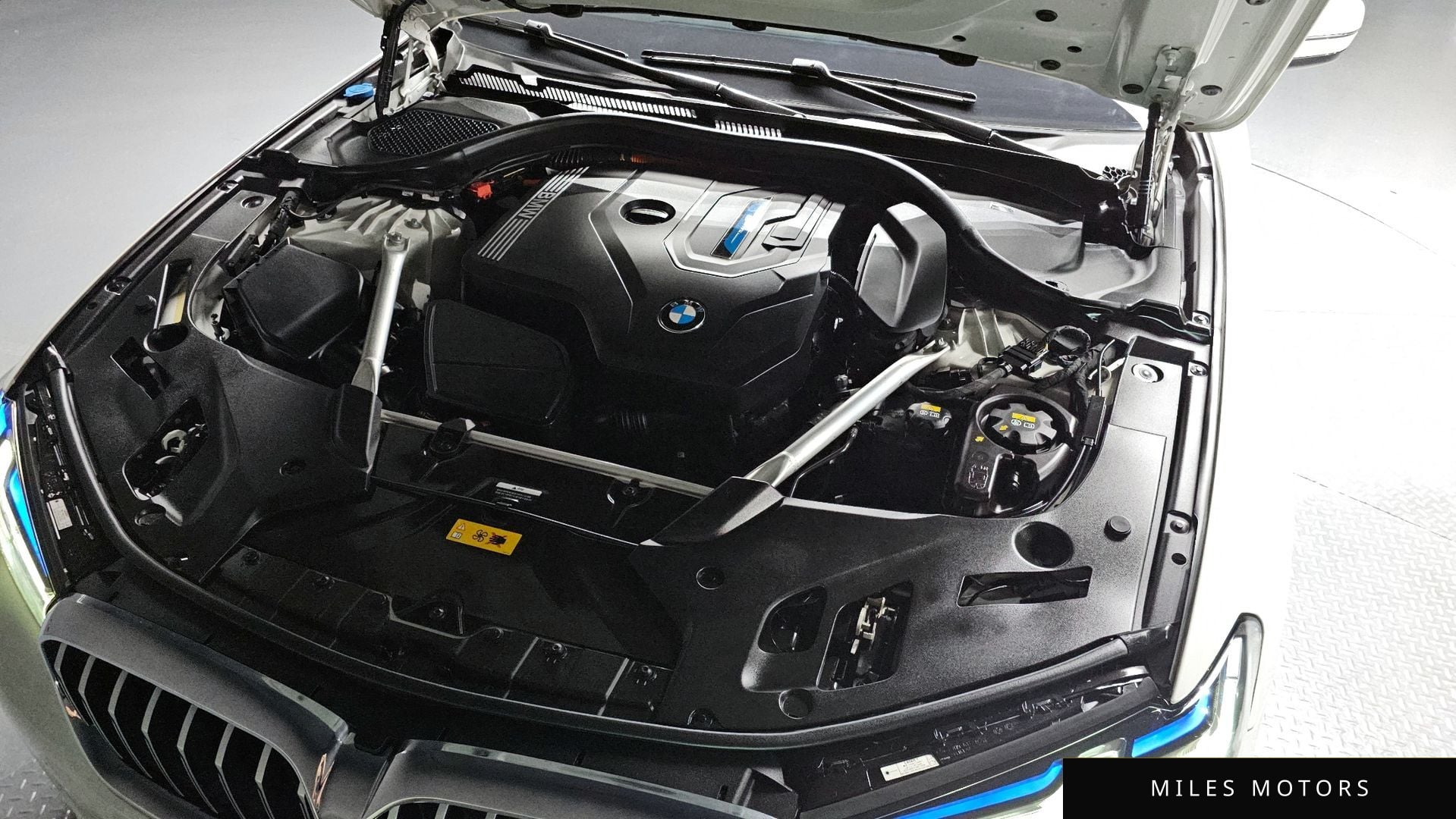 BMW 5 Series (G30) 2022 — миниатюра 5