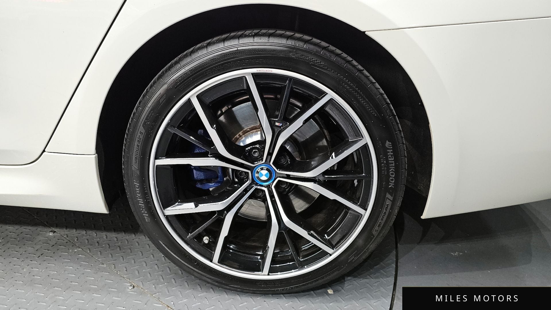 BMW 5 Series (G30) 2022 — миниатюра 6