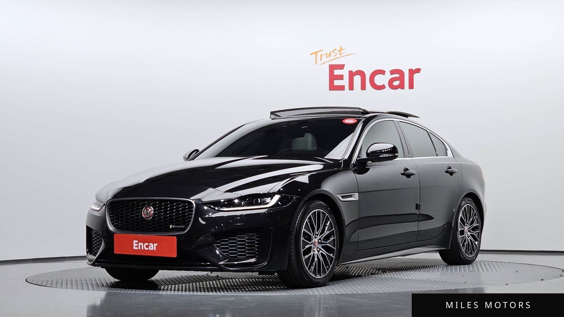 Jaguar XE 2020 — миниатюра 2