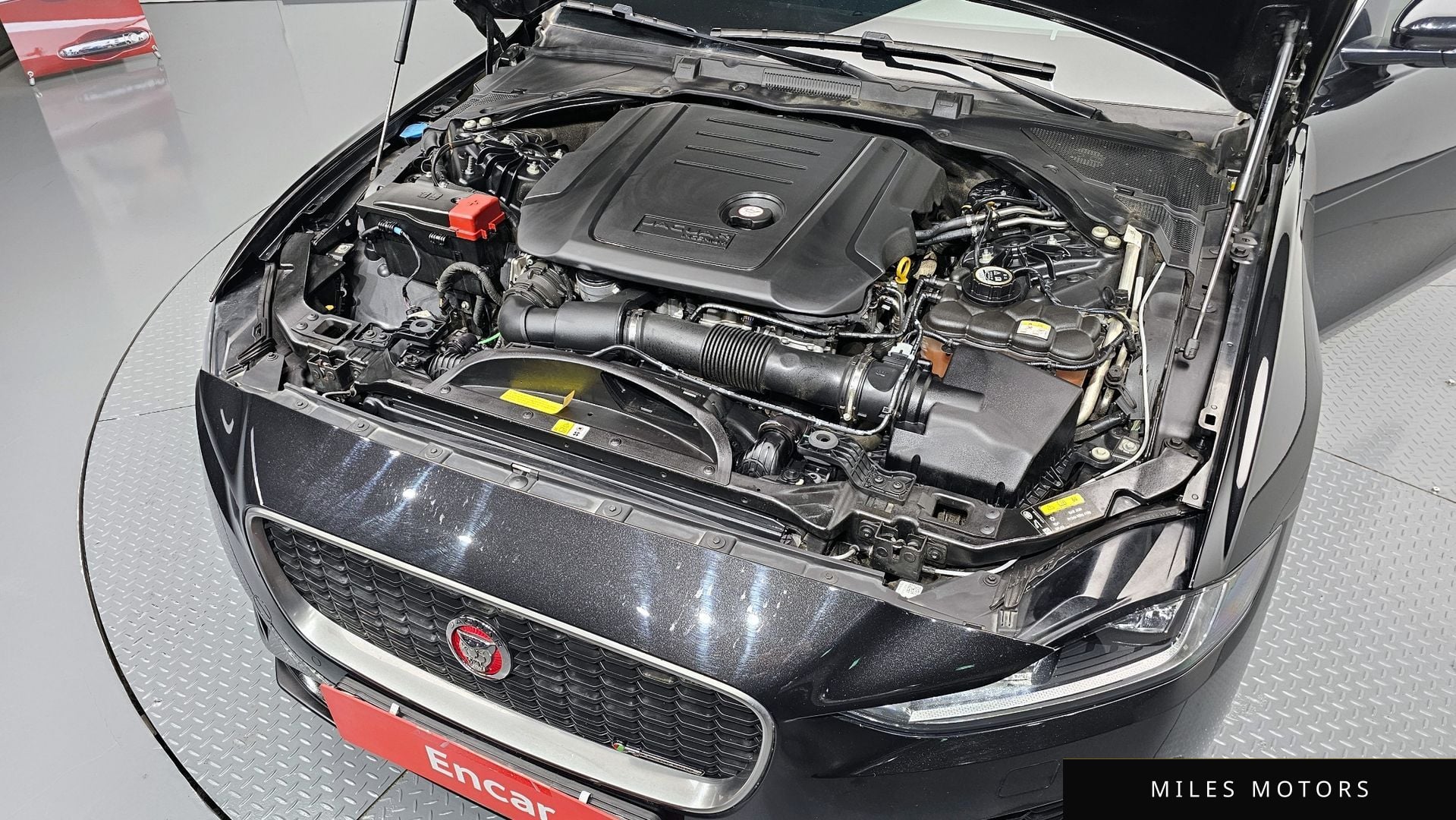 Jaguar XE 2020 — миниатюра 10