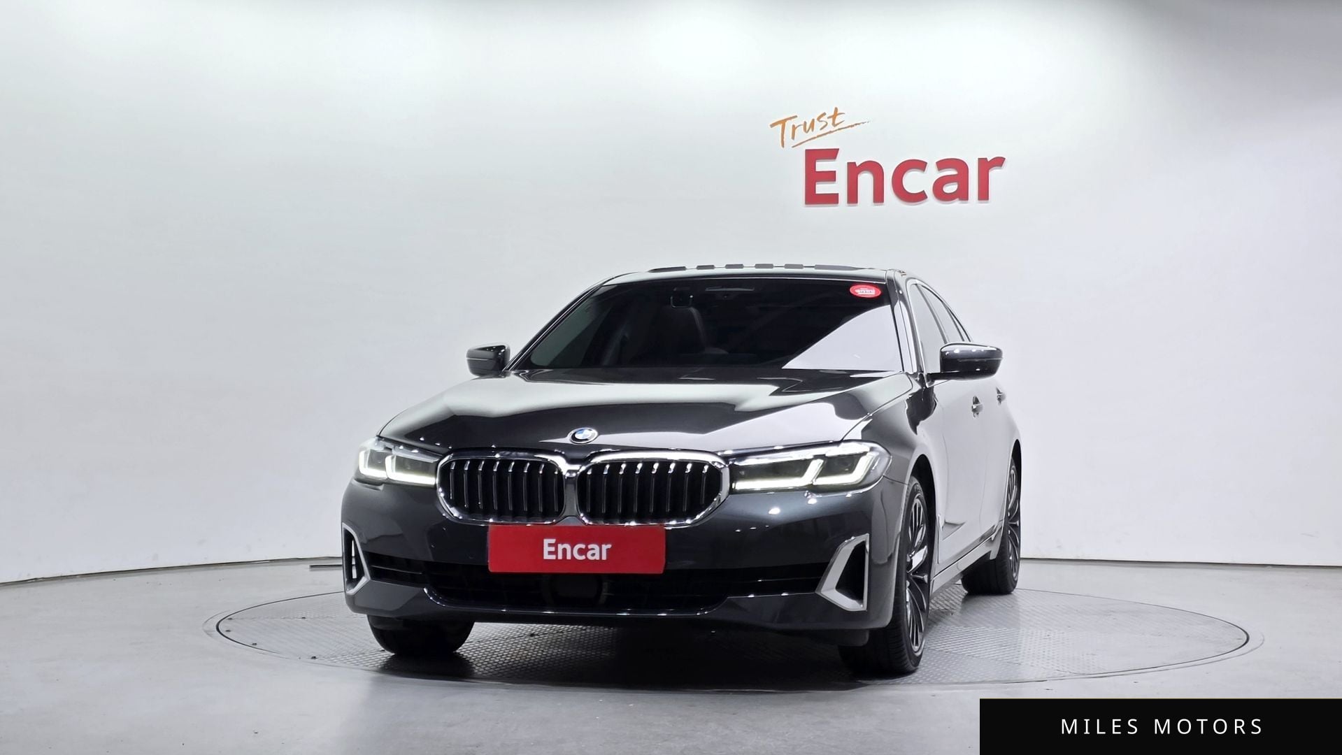 BMW 5 Series (G30) 2022 — миниатюра 3