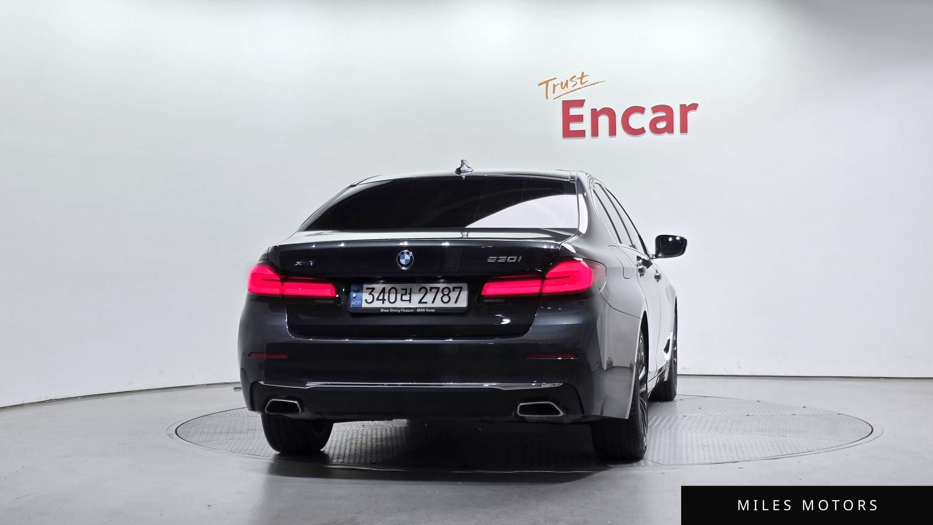 BMW 5 Series (G30) 2022 — миниатюра 4