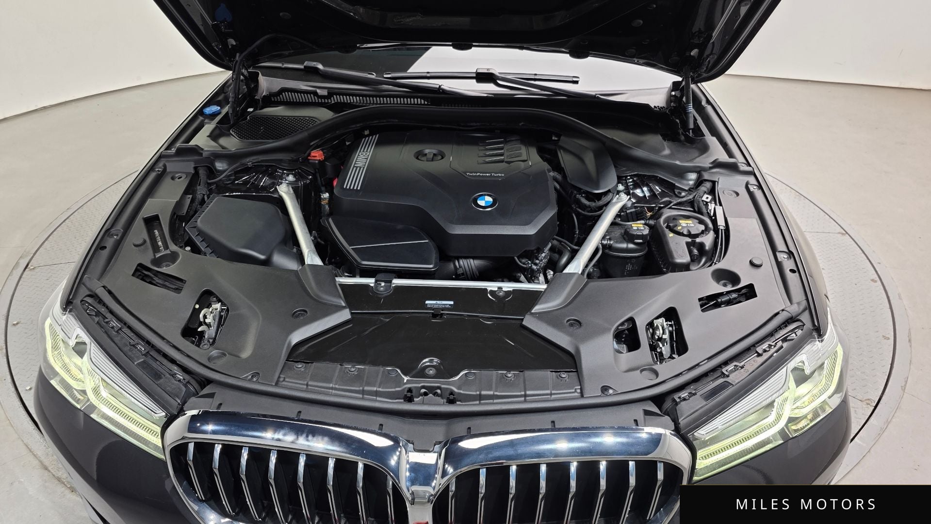 BMW 5 Series (G30) 2022 — миниатюра 6