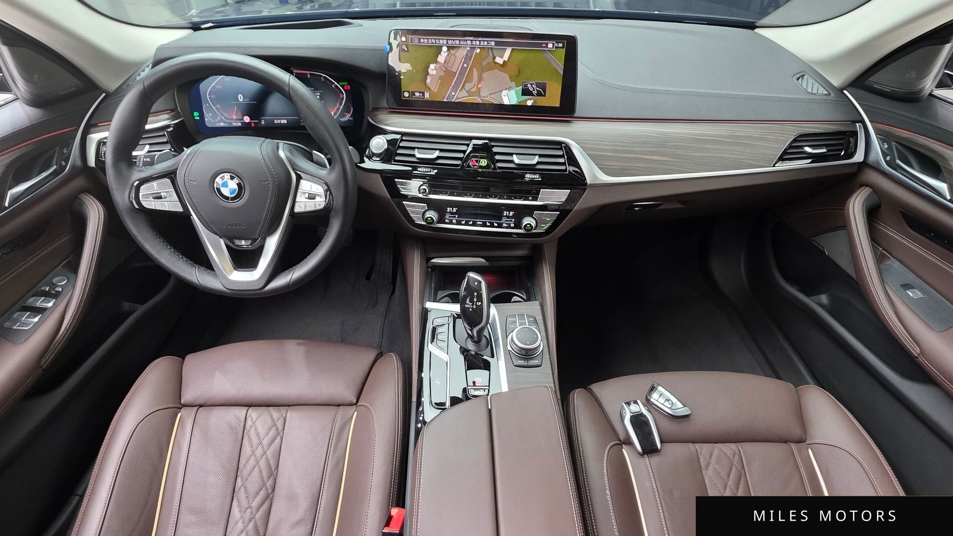 BMW 5 Series (G30) 2022 — миниатюра 10