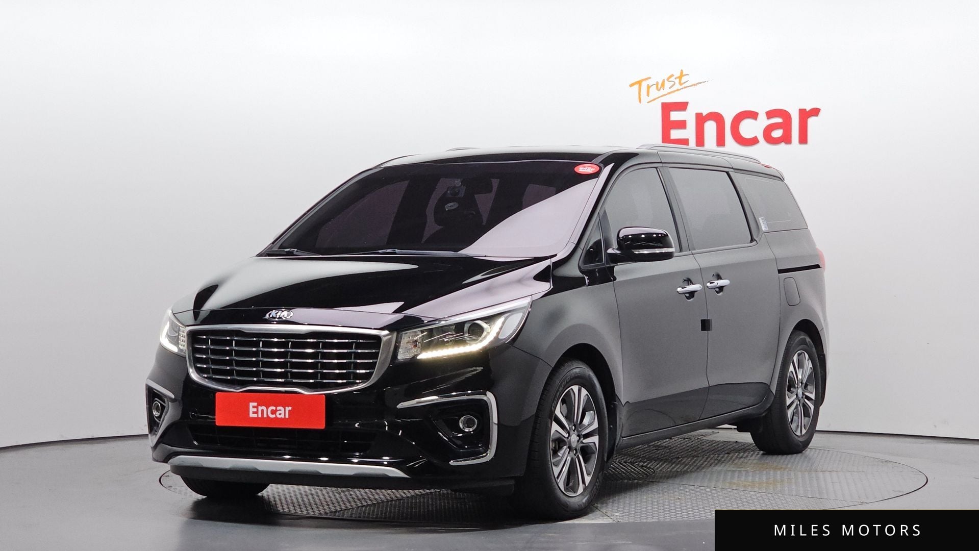 Kia Canival 2020 — фото 1 из 12
