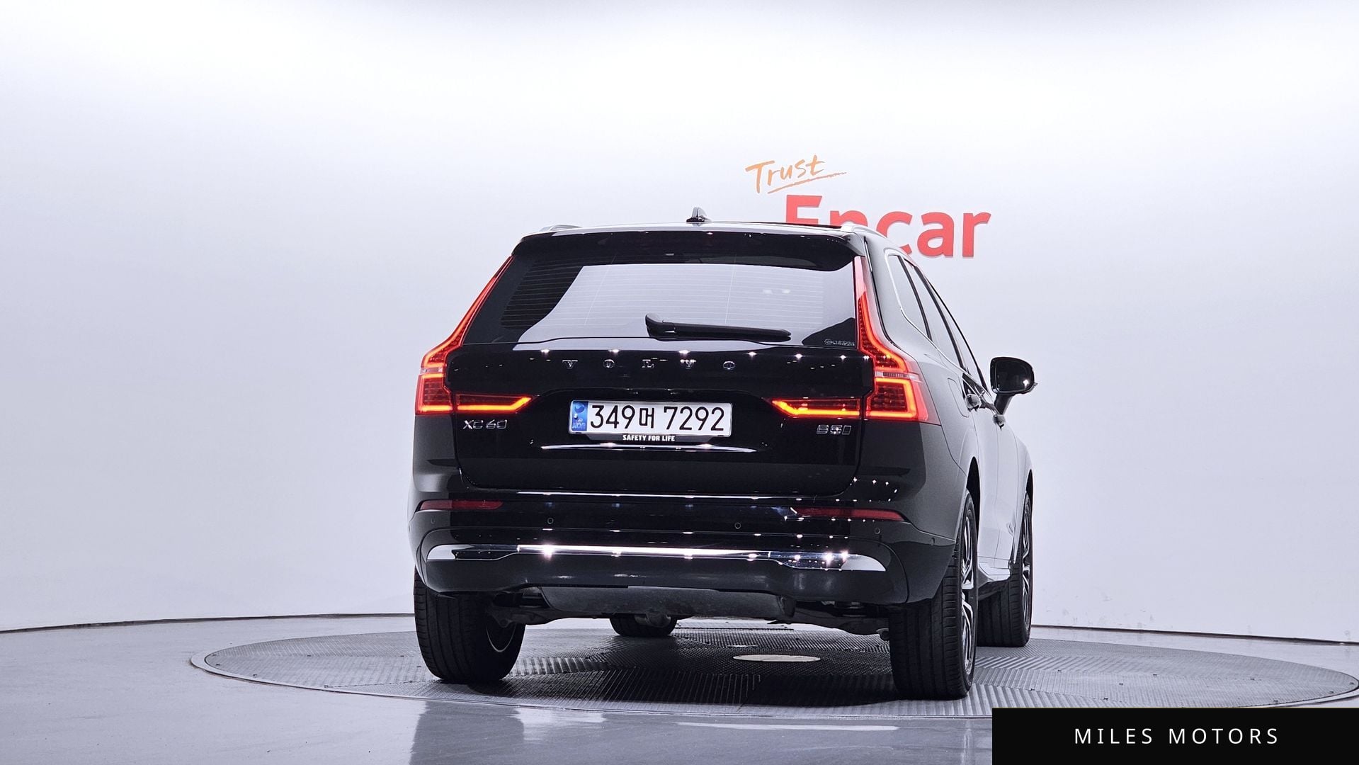 Volvo XC60 2023 — миниатюра 4