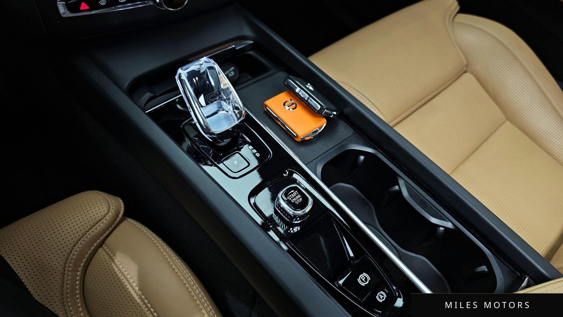 Volvo XC60 2023 — миниатюра 9