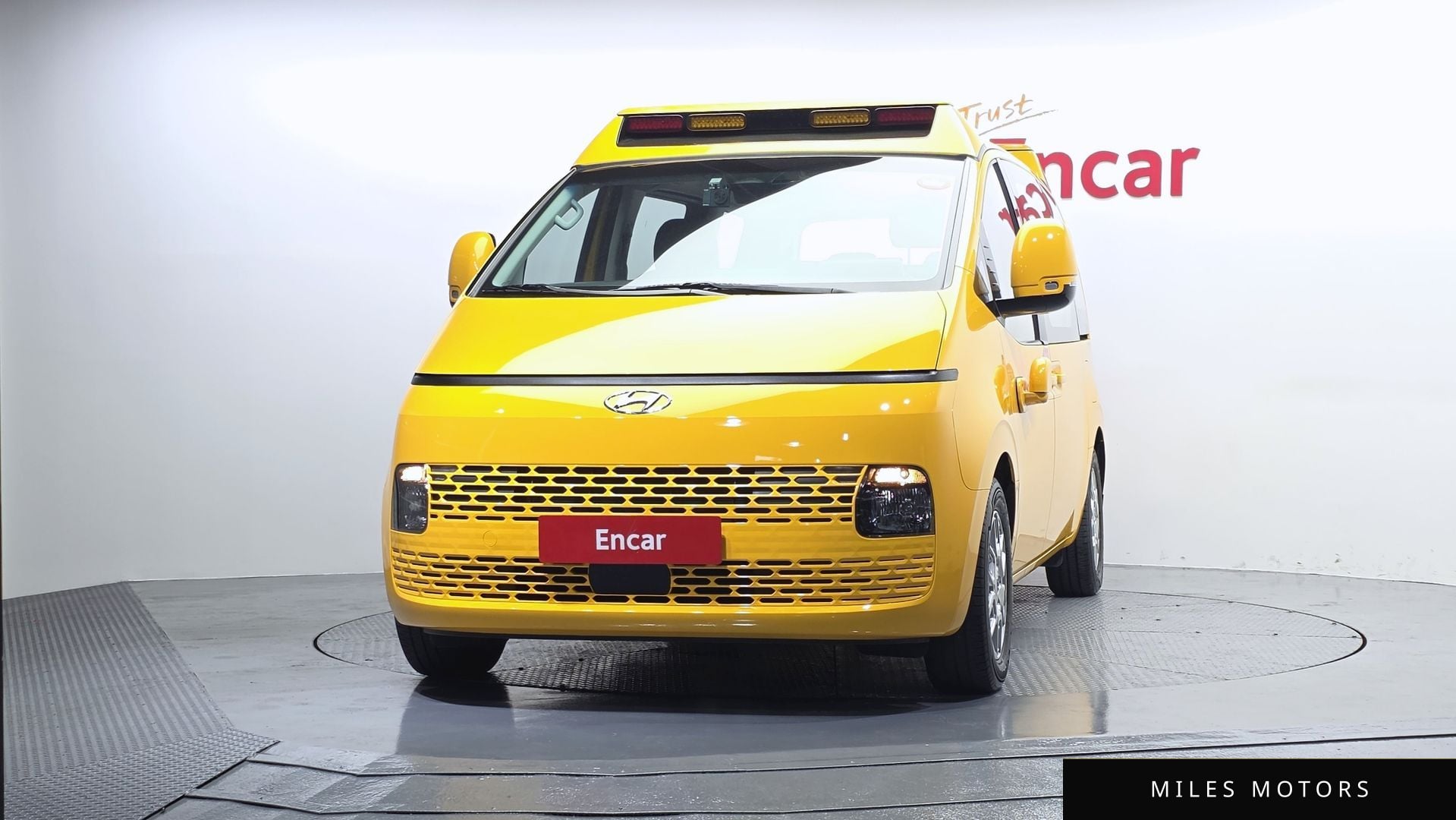 Hyundai Staria 2024 — миниатюра 3