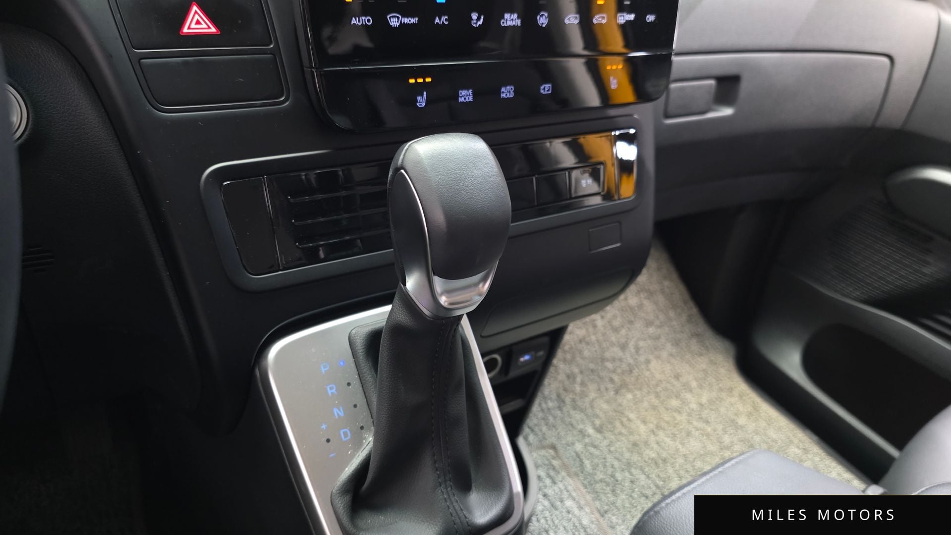 Hyundai Staria 2024 — миниатюра 12