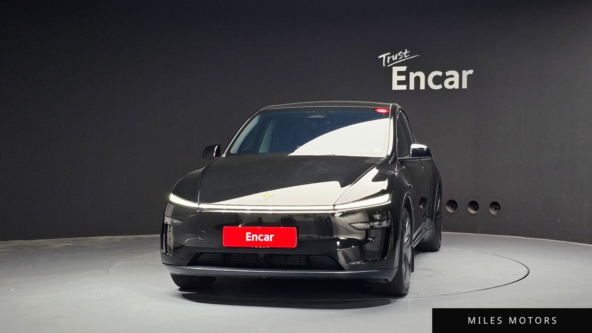 Tesla Model Y 2025 — миниатюра 3
