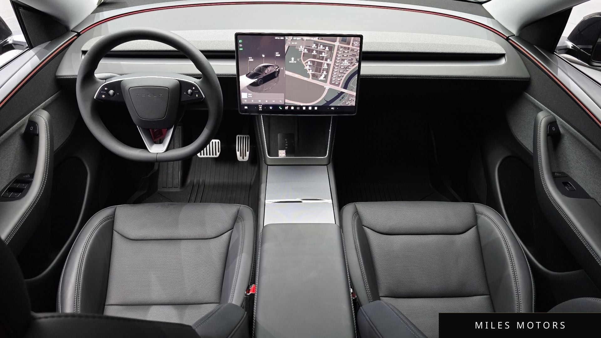 Tesla Model Y 2025 — миниатюра 10