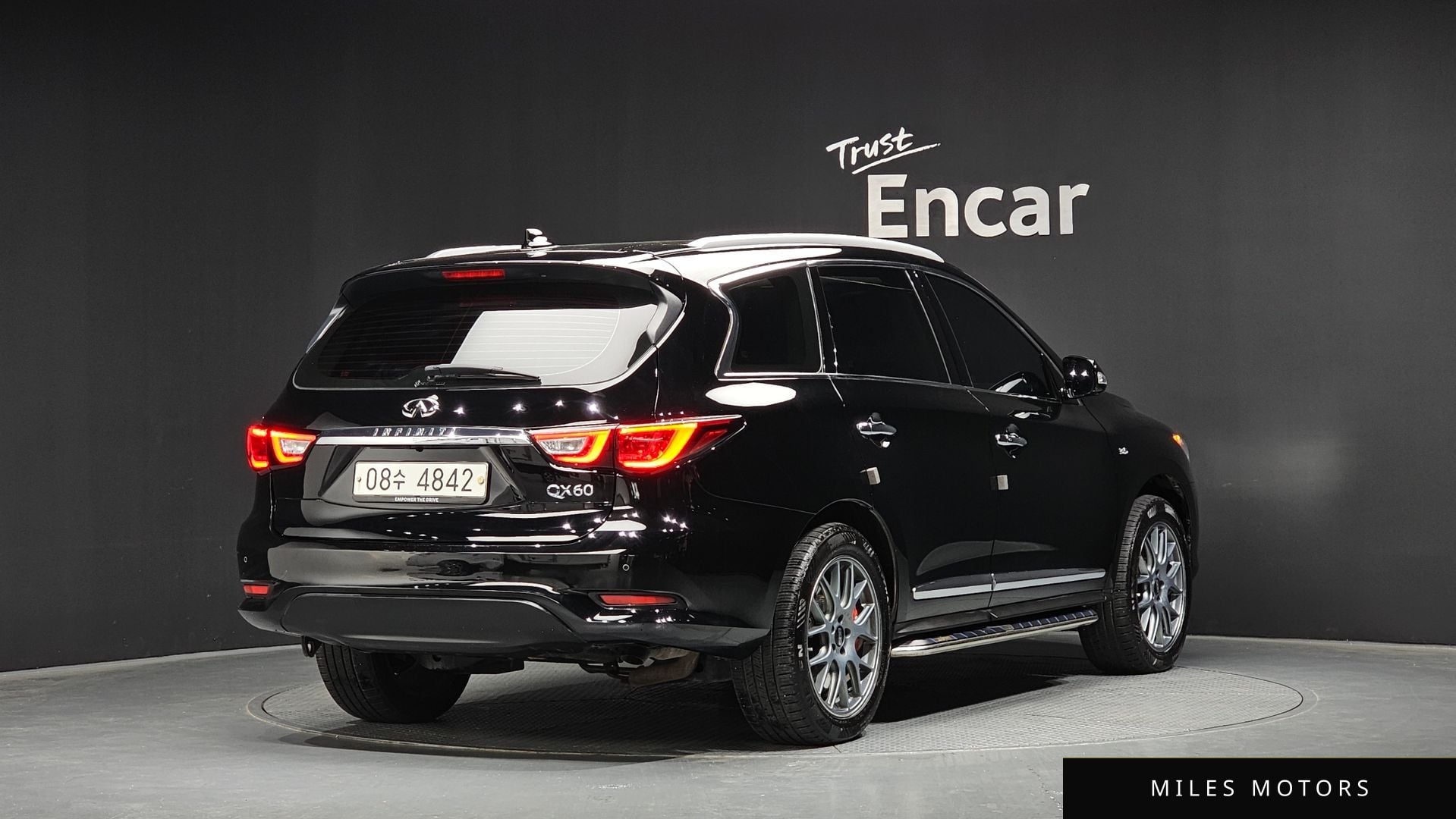 Infiniti QX60 2017 — фото 1 из 12