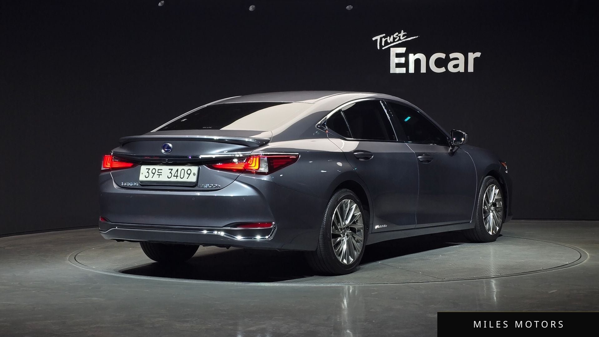 Лексус ES300h 2019 — миниатюра 2