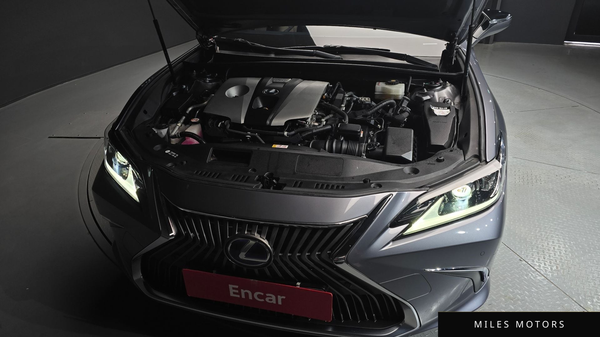 Лексус ES300h 2019 — миниатюра 6