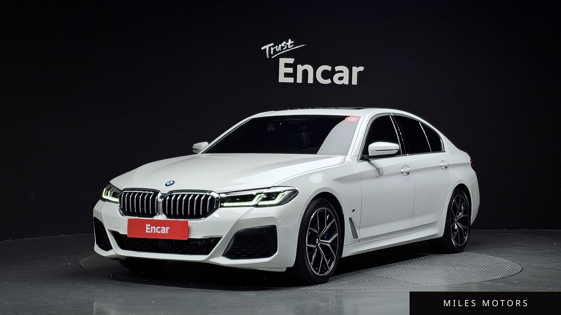 BMW 5 Series (G30) 2022 — фото 1 из 12