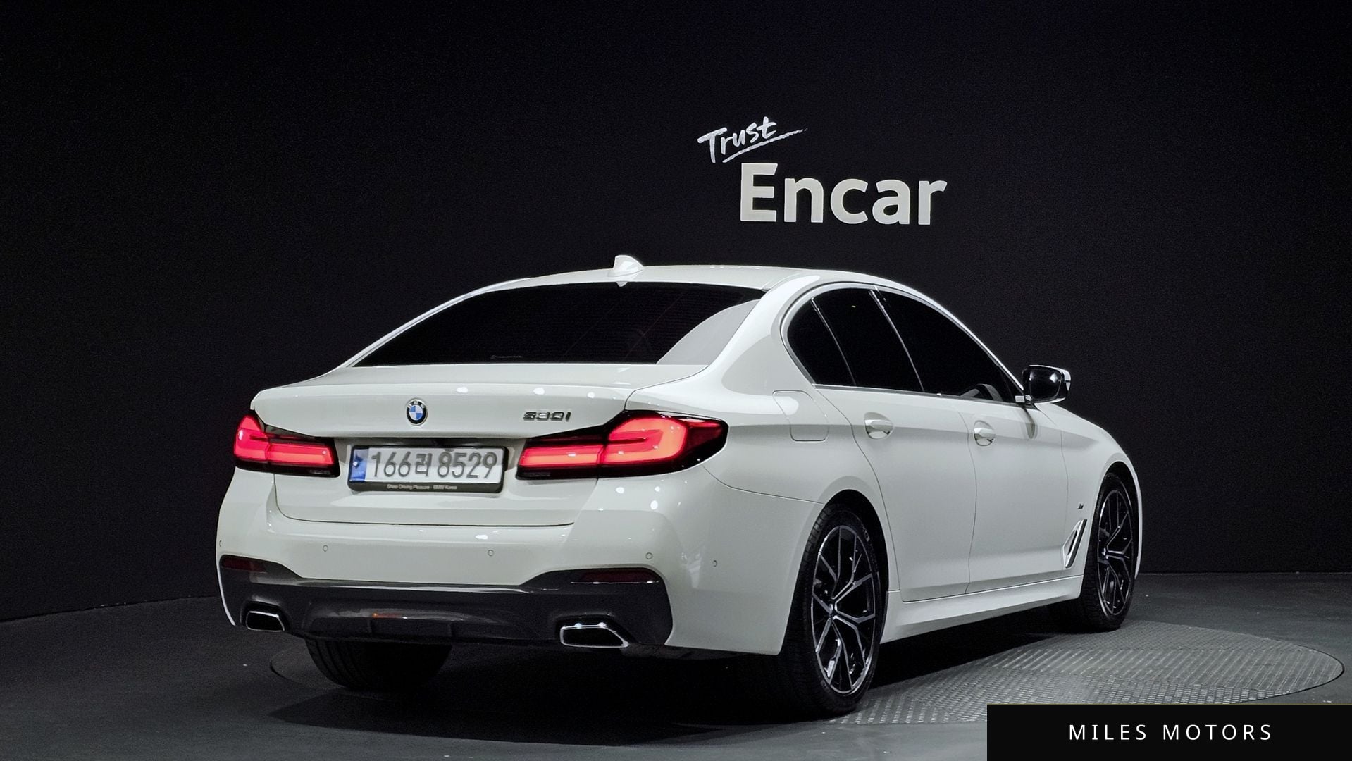 BMW 5 Series (G30) 2022 — миниатюра 2