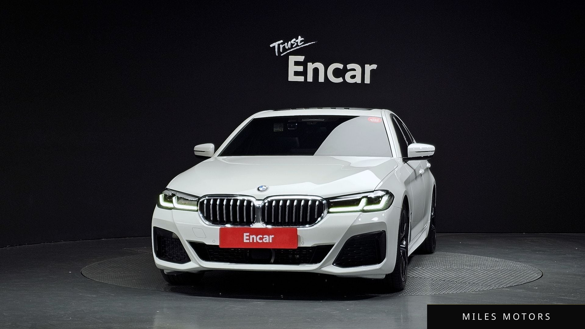 BMW 5 Series (G30) 2022 — миниатюра 3