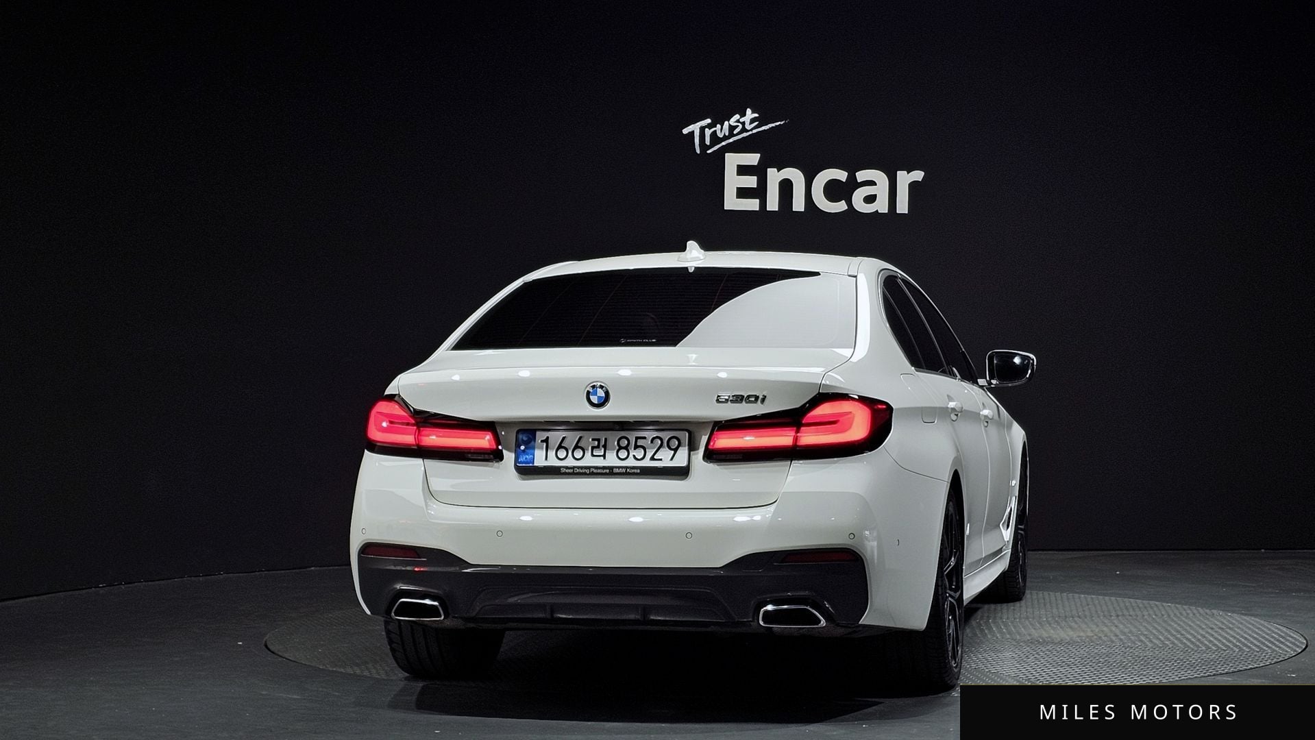BMW 5 Series (G30) 2022 — миниатюра 4