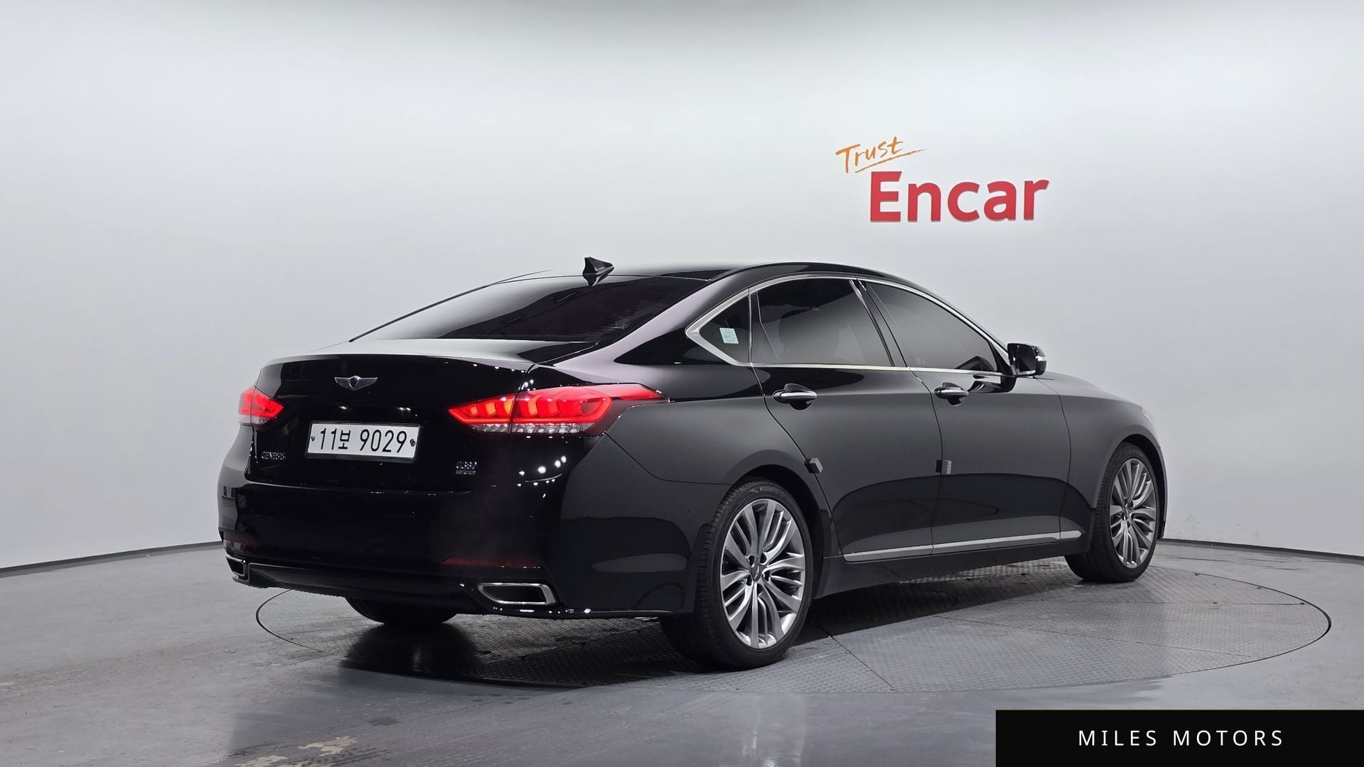 Hyundai Genesis 2016 — миниатюра 2