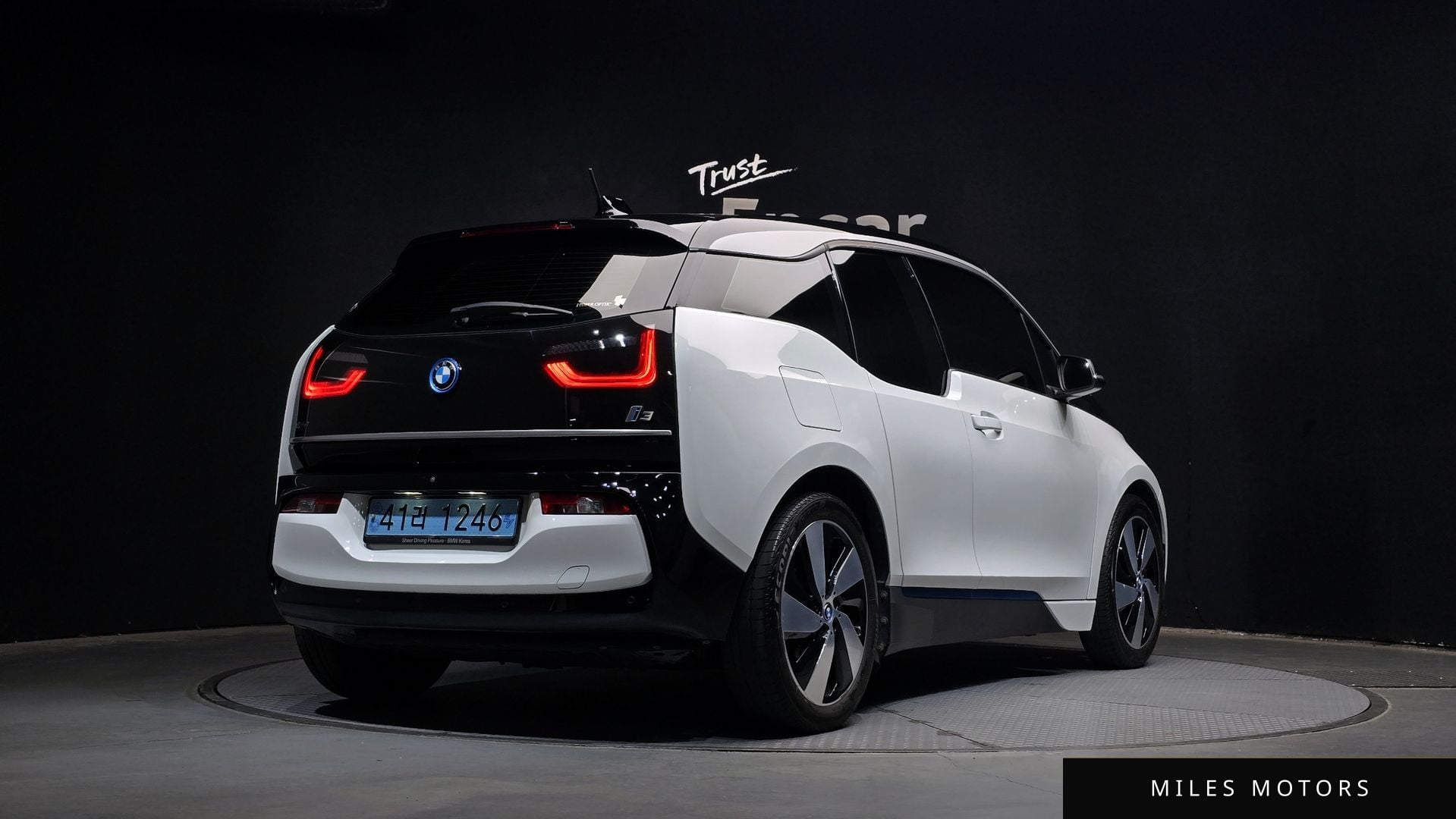 BMW i3 2018 — миниатюра 2