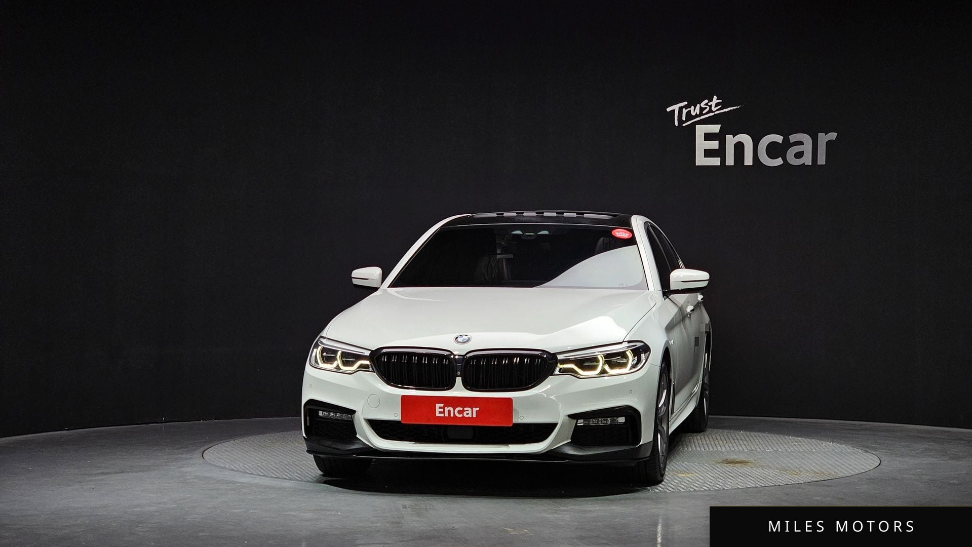 BMW 5 Series (G30) 2018 — миниатюра 3