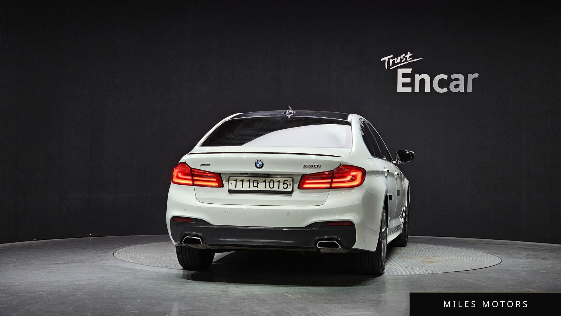 BMW 5 Series (G30) 2018 — миниатюра 4