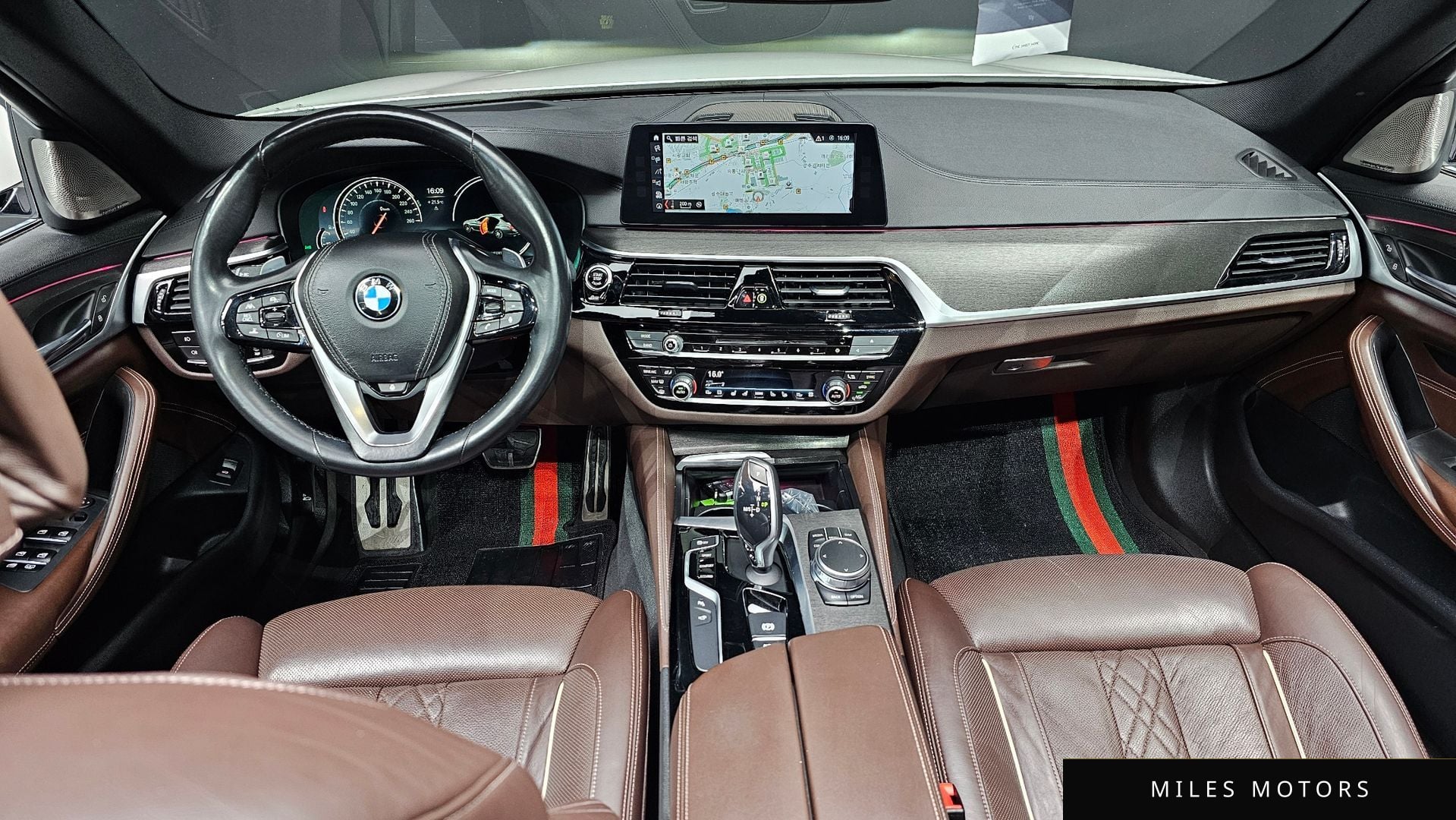 BMW 5 Series (G30) 2018 — миниатюра 10