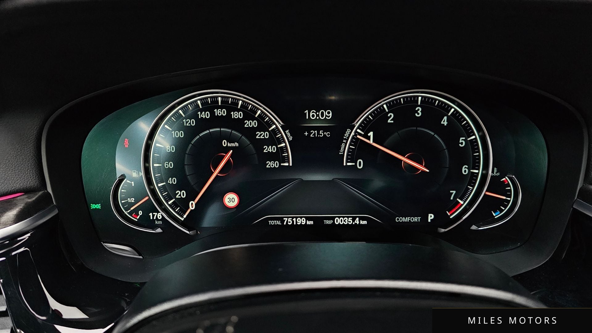 BMW 5 Series (G30) 2018 — миниатюра 11