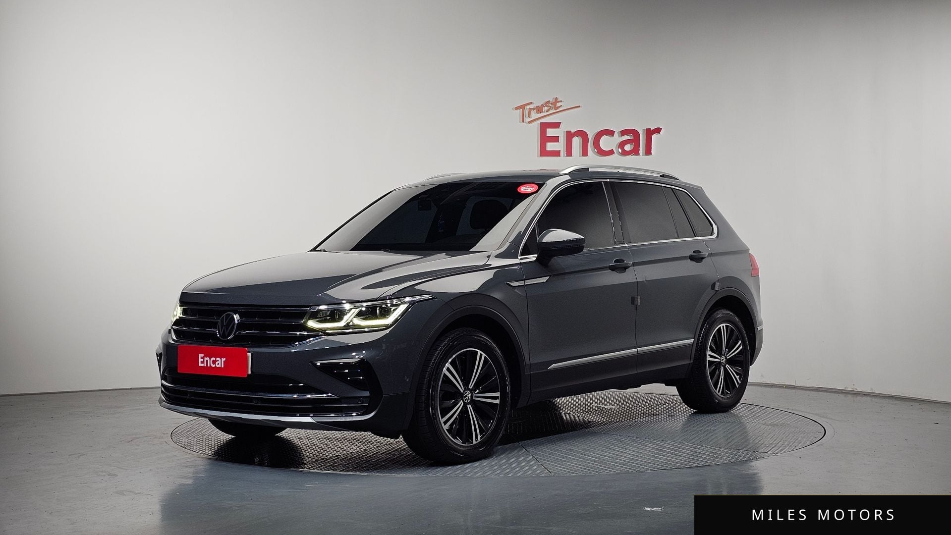 Volkswagen Tiguan 2021 — фото 1 из 12