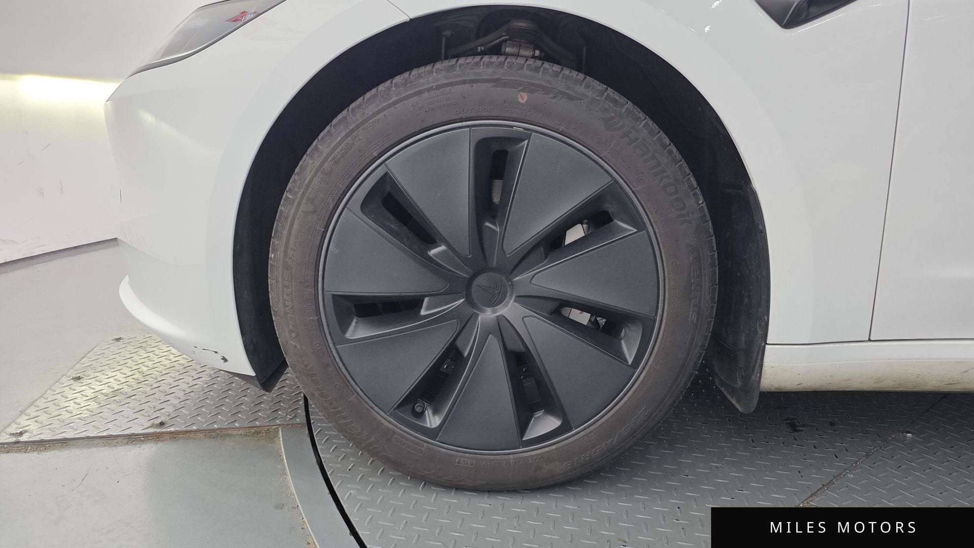 Tesla Model 3 2024 — миниатюра 5