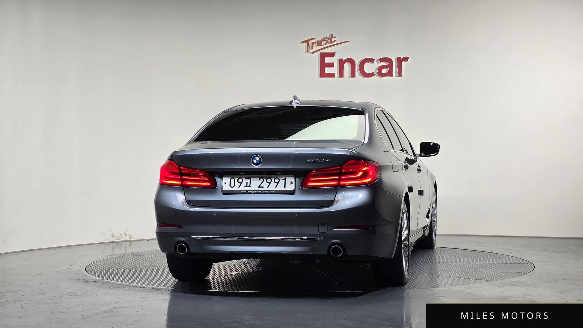 BMW 5 Series (G30) 2018 — миниатюра 4
