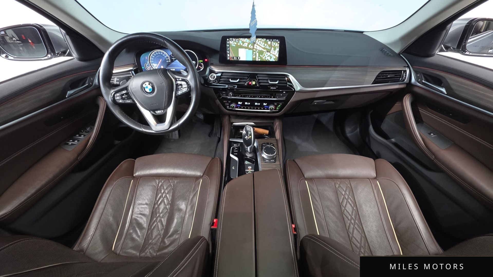 BMW 5 Series (G30) 2018 — миниатюра 7