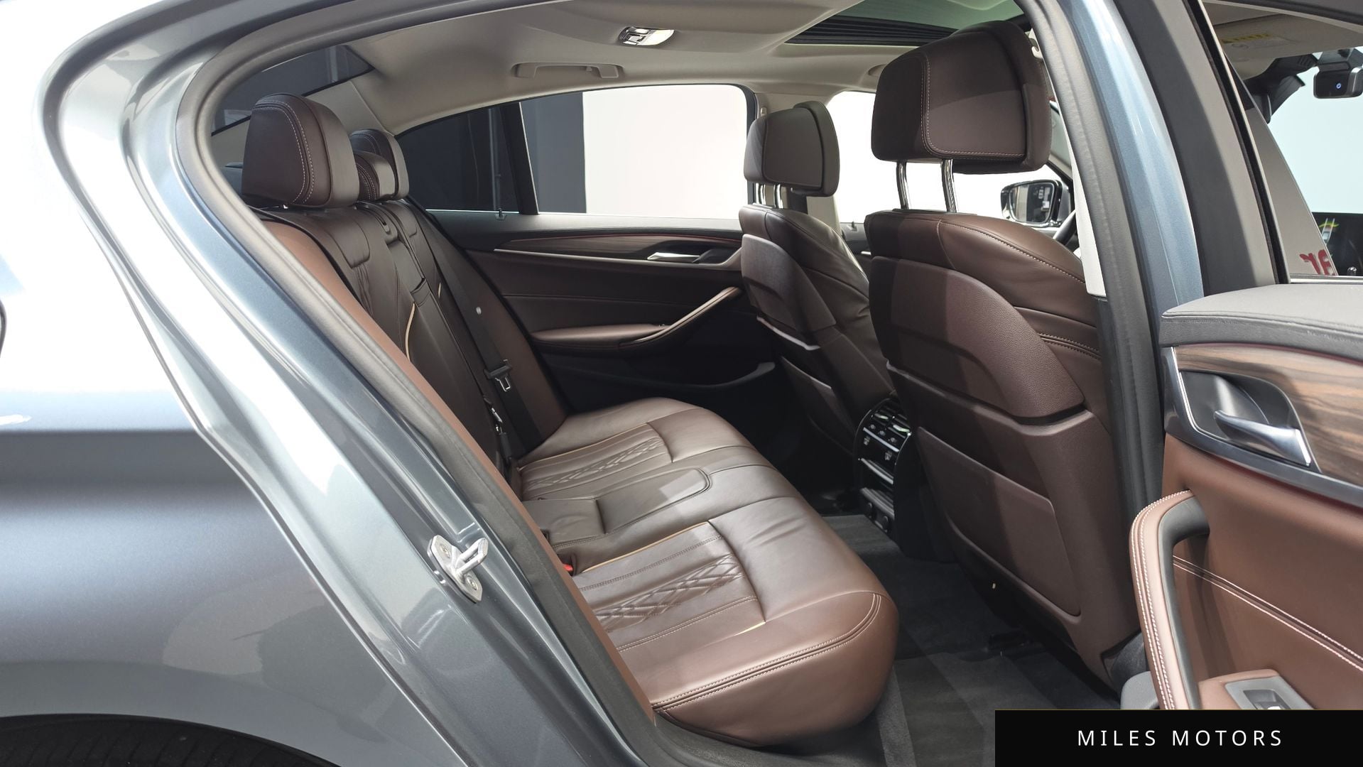 BMW 5 Series (G30) 2018 — миниатюра 11
