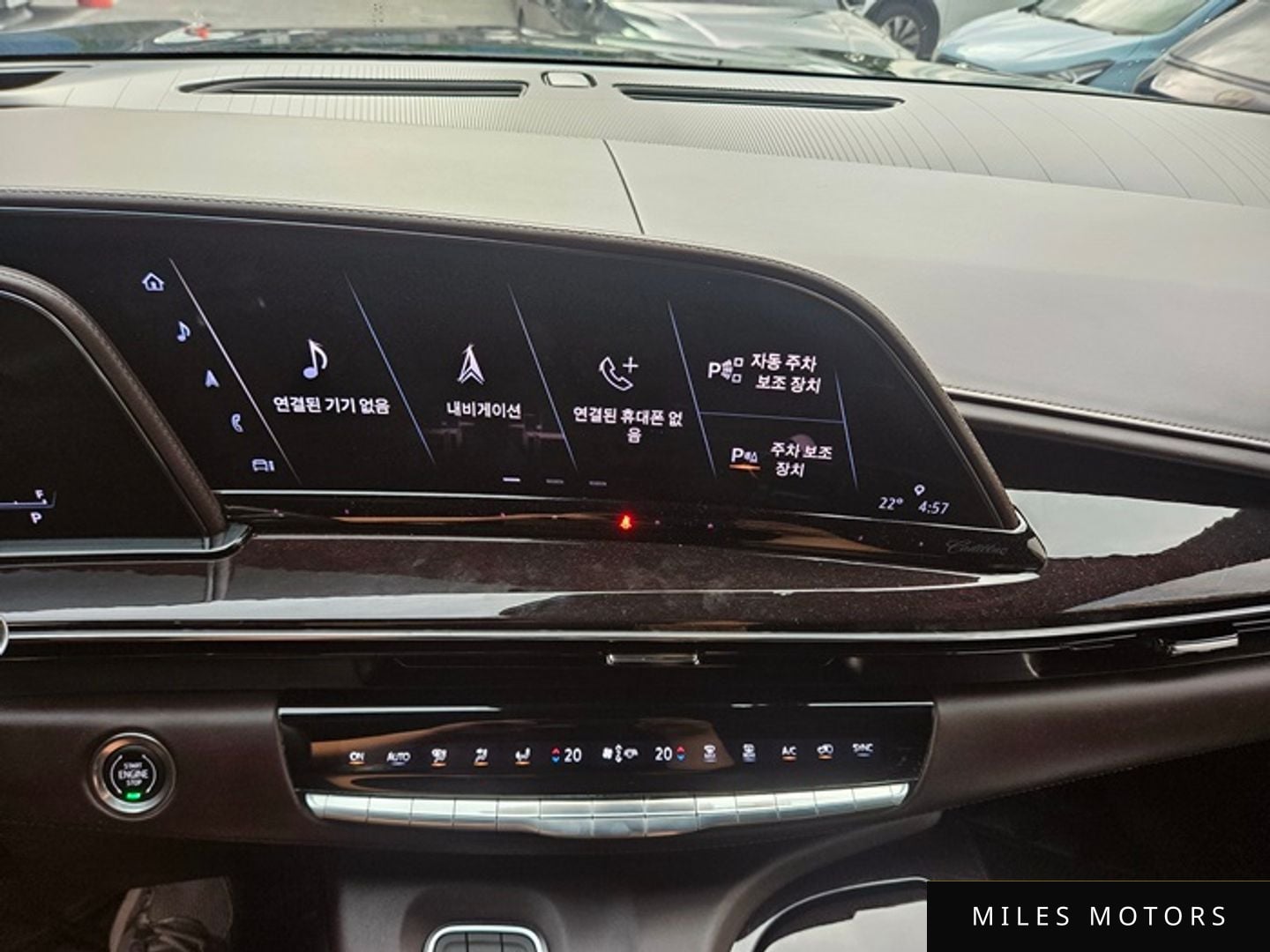 Cadillac Escalade 2021 — миниатюра 12