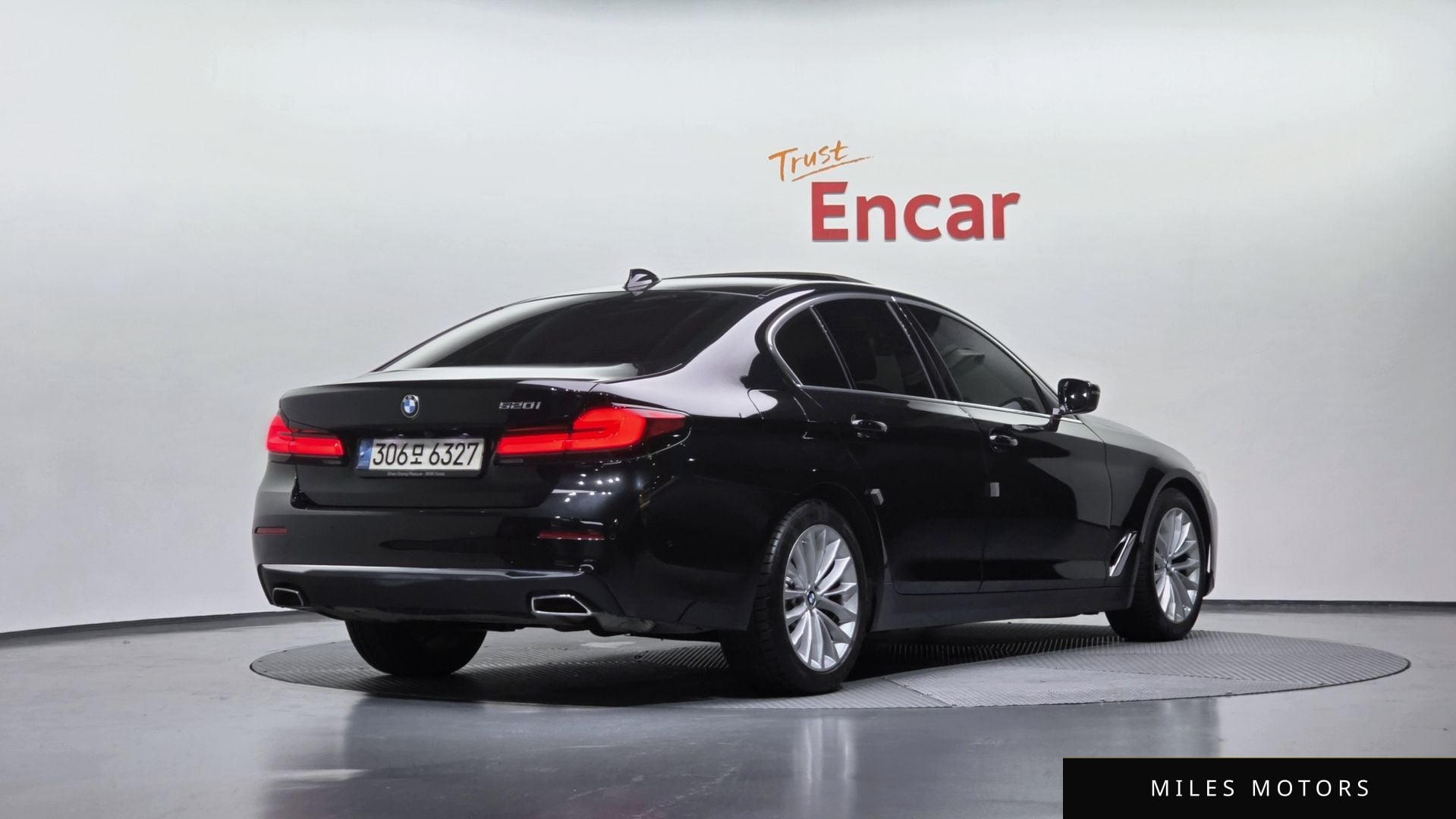 BMW 5 Series (G30) 2022 — миниатюра 2