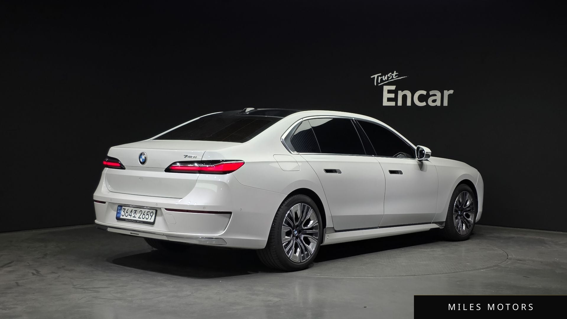 BMW 7 Series (G70) 2023 — миниатюра 2