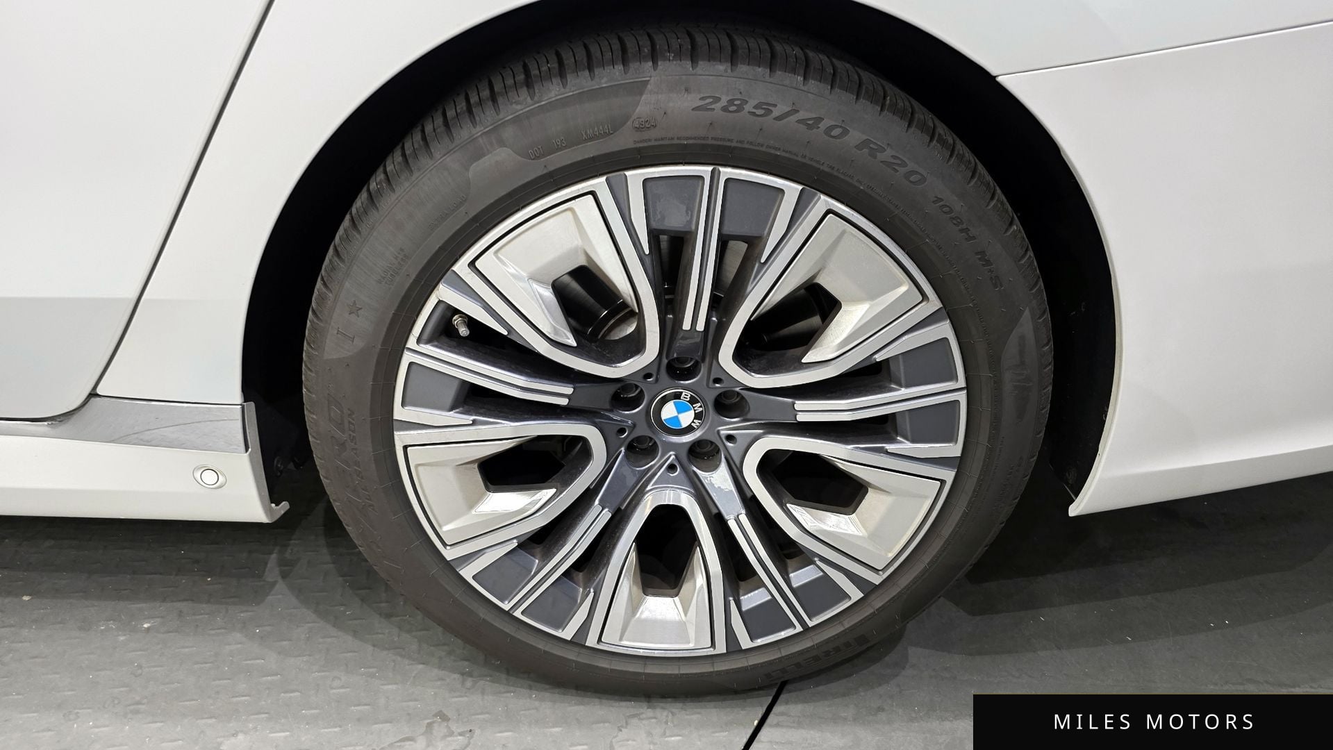 BMW 7 Series (G70) 2023 — миниатюра 7
