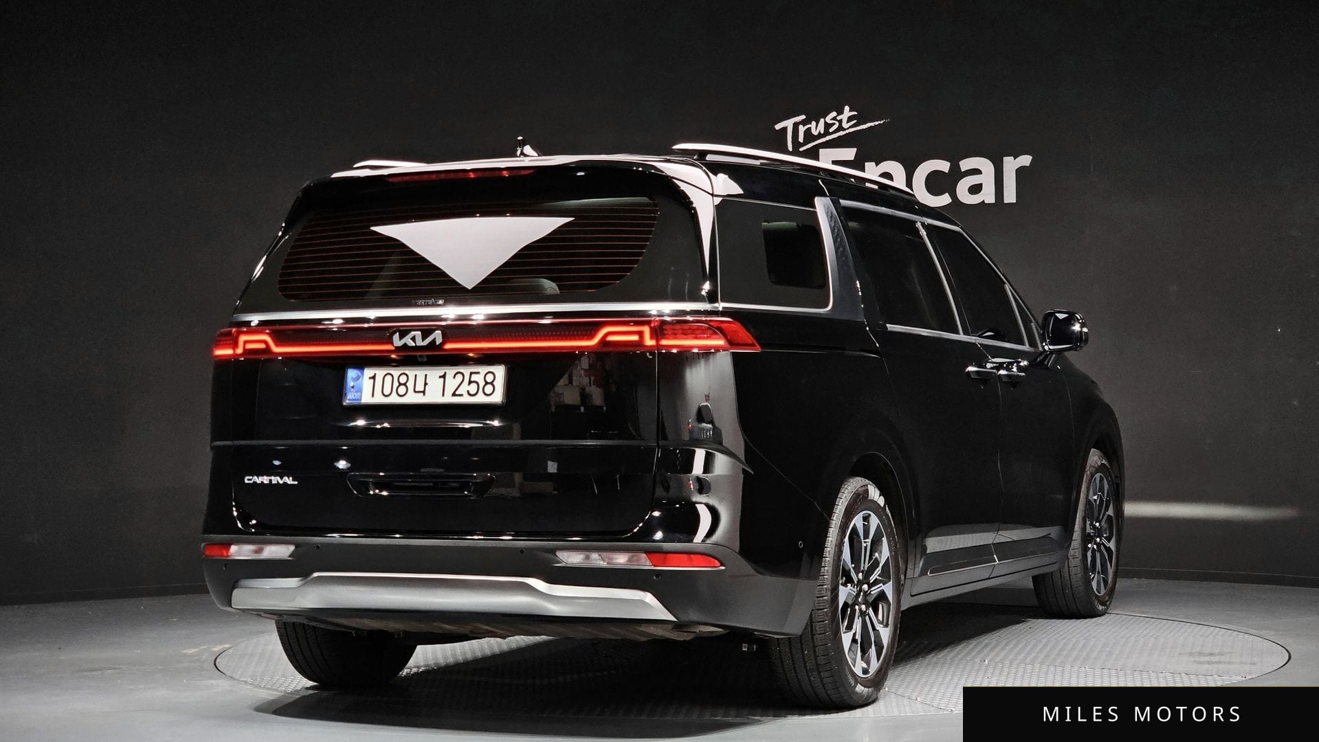 Kia Carnival 2023 — миниатюра 2