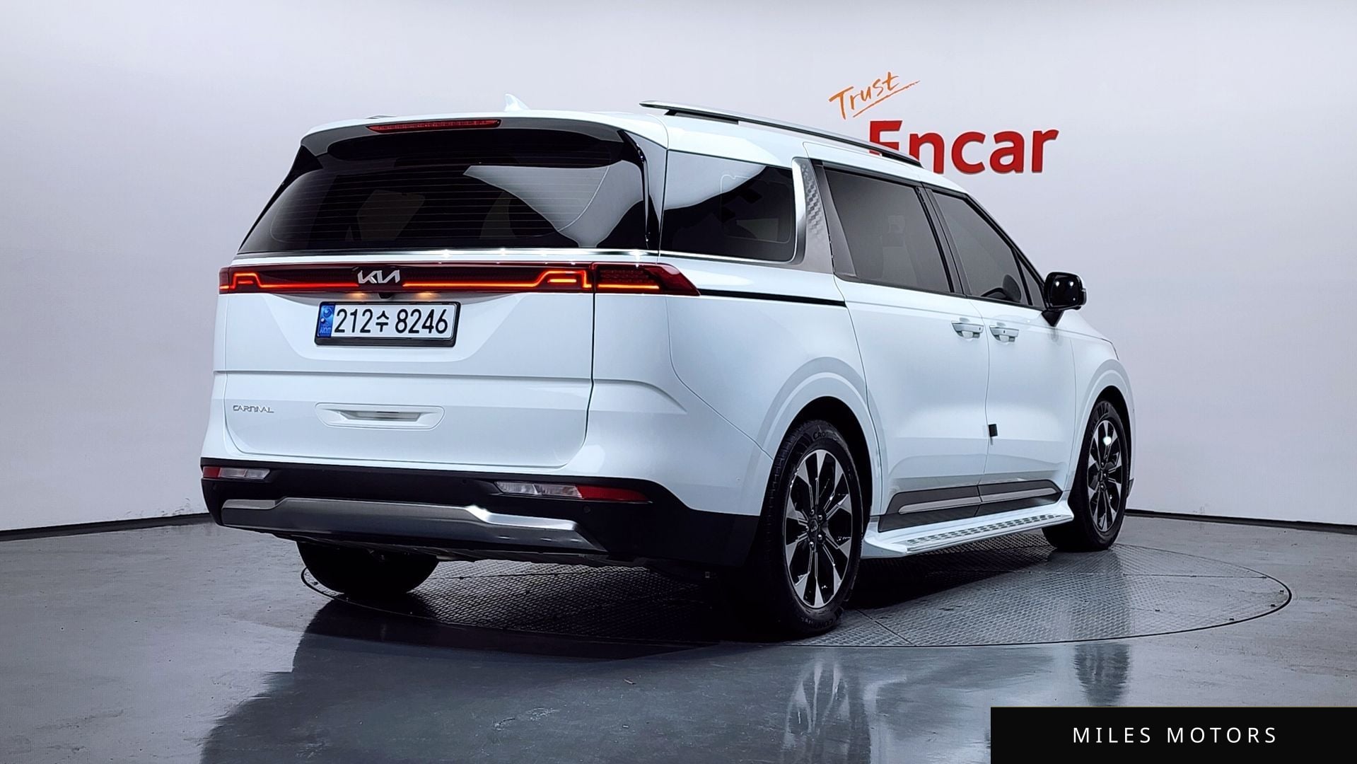 Kia Carnival 2023 — миниатюра 2
