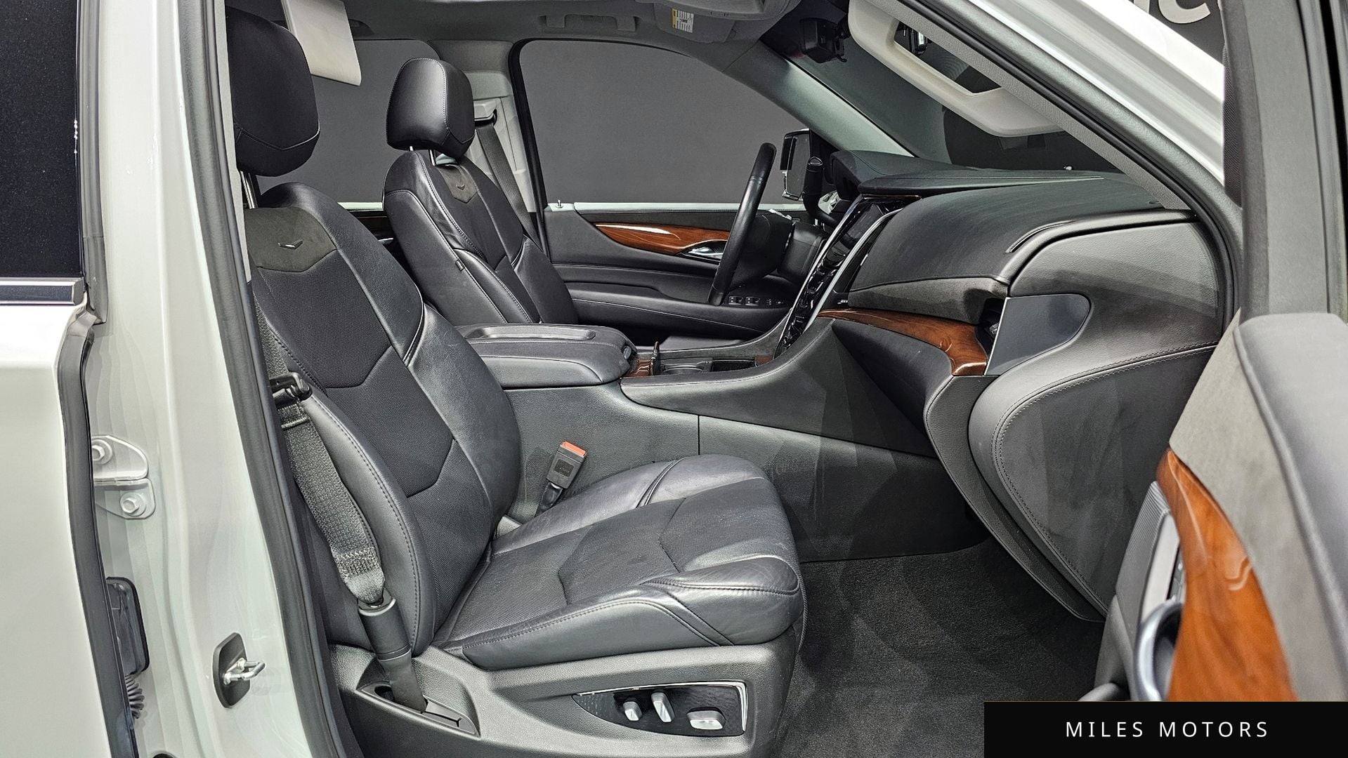 Cadillac Escalade 2018 — миниатюра 12