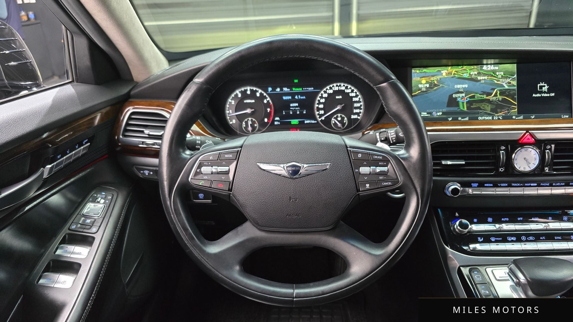 Genesis EQ900 2016 — миниатюра 12