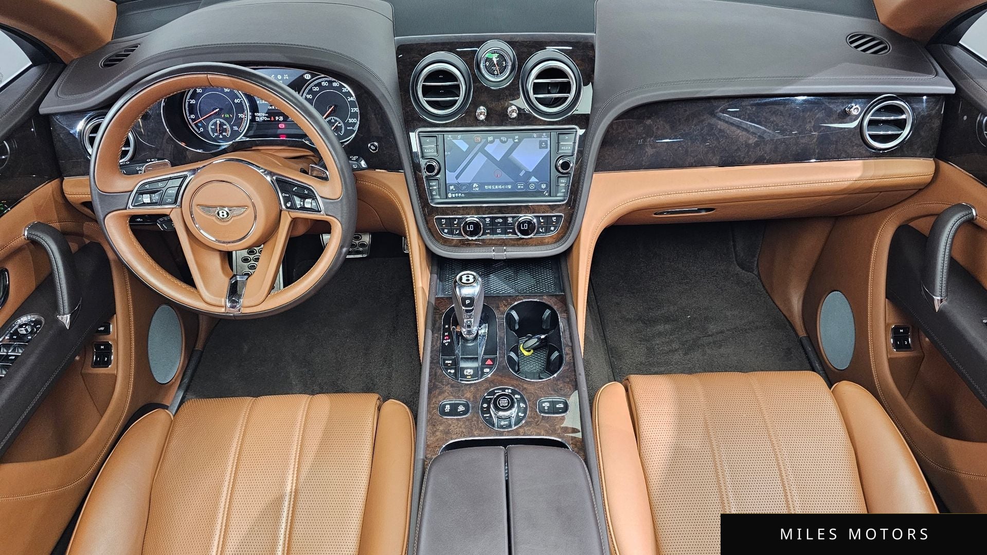 Bentley Bentayga 2019 — миниатюра 7