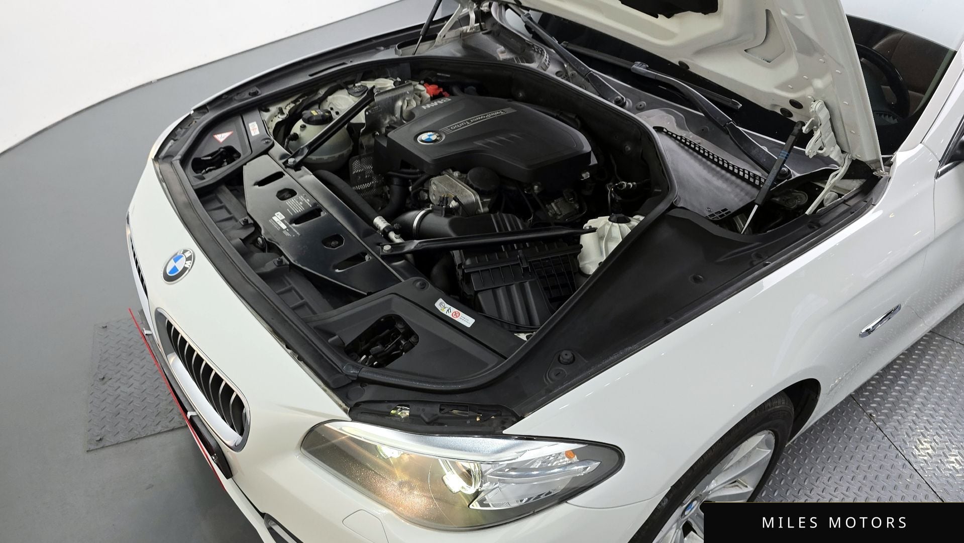 BMW 5 Series (F10) 2014 — миниатюра 5
