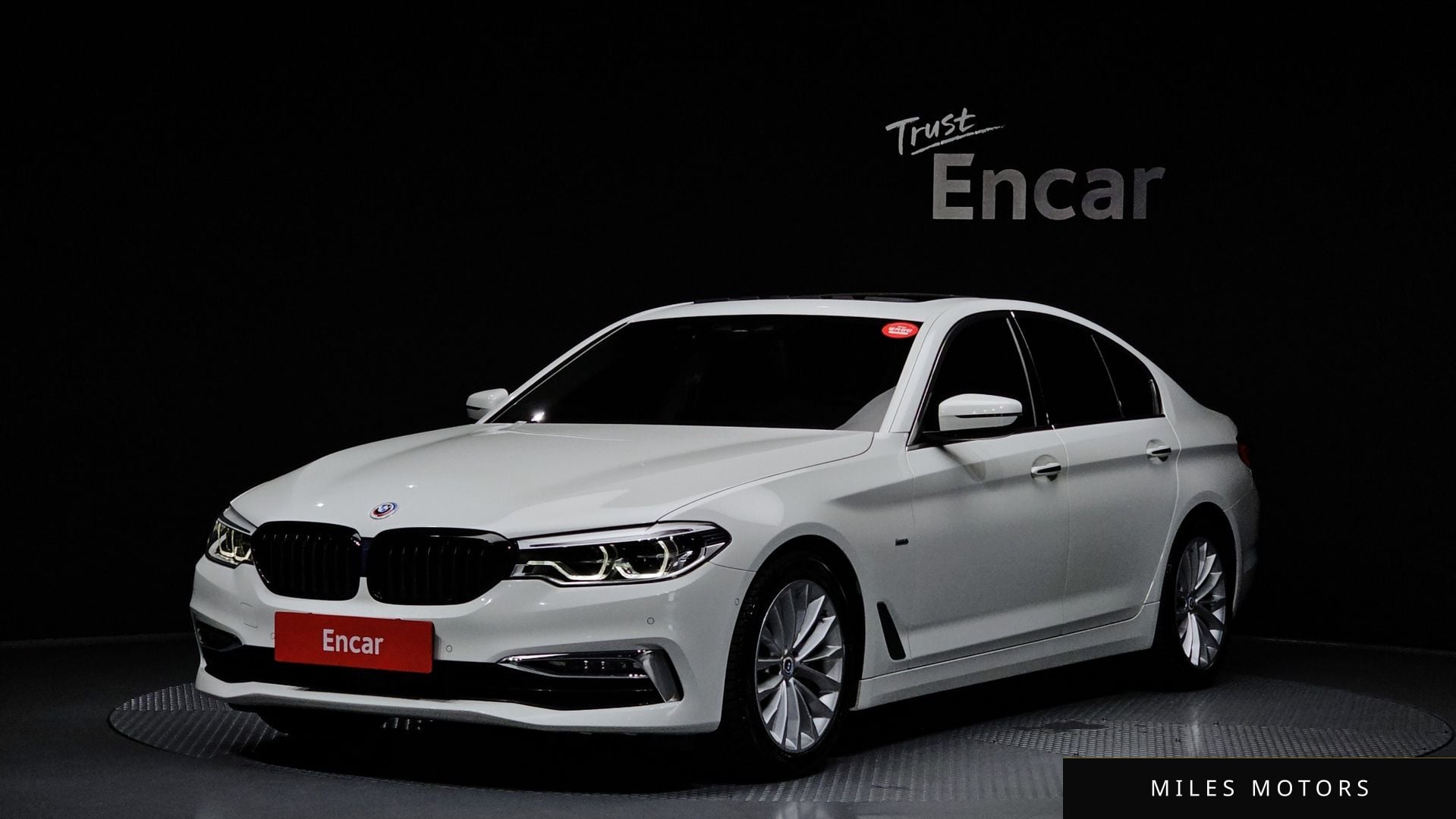 BMW 5 Series (G30) 2018 — фото 1 из 12